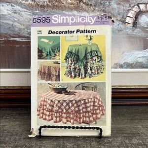 Simplicity Decorator Pattern - Green and Red Designs